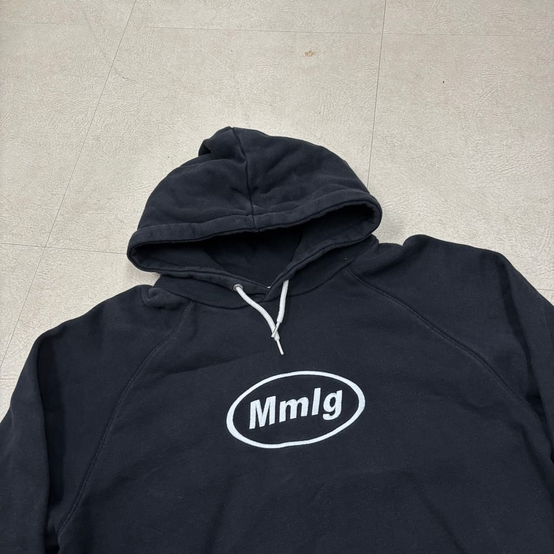 Mmlg 캡슐로고 블랙 후드티 상품이미지2