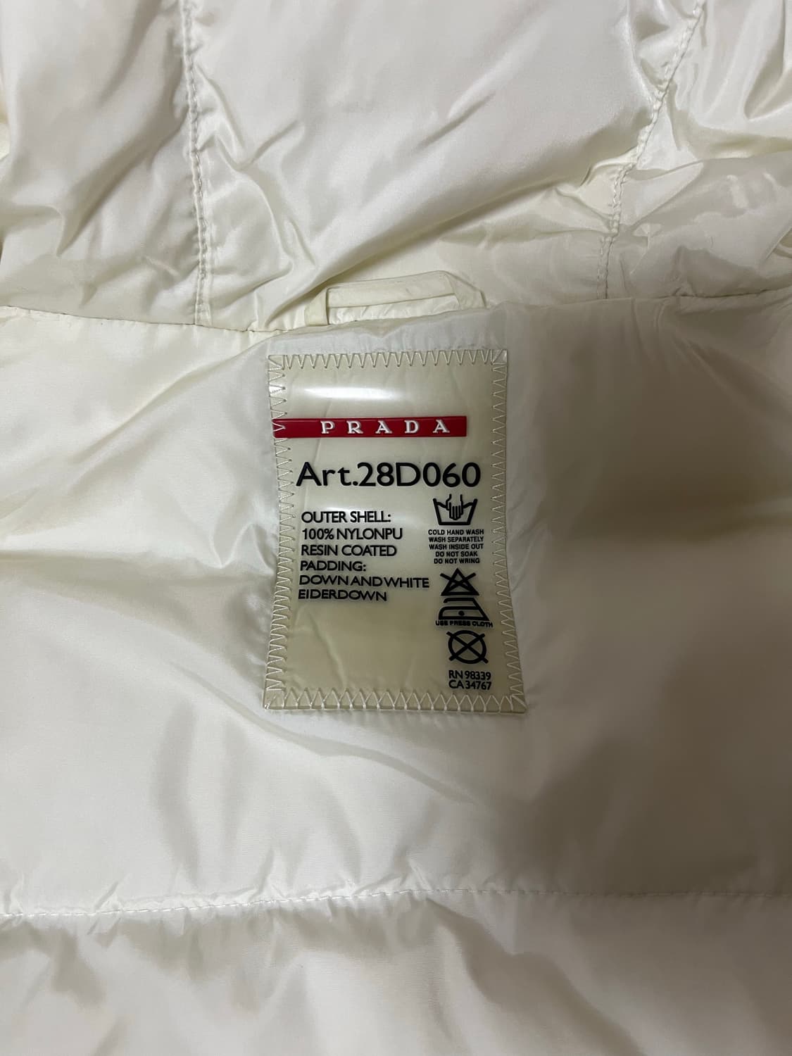 프라다 여성 폭스퍼 패딩 화이트 42 상품이미지3
