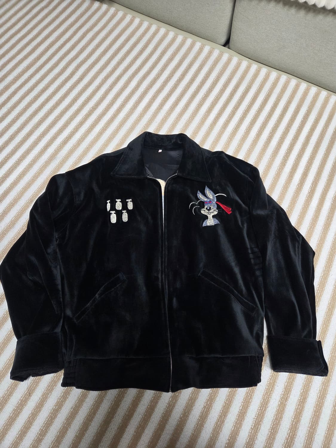 자수 벨벳 수베니어 자켓 (블랙) 상품이미지1