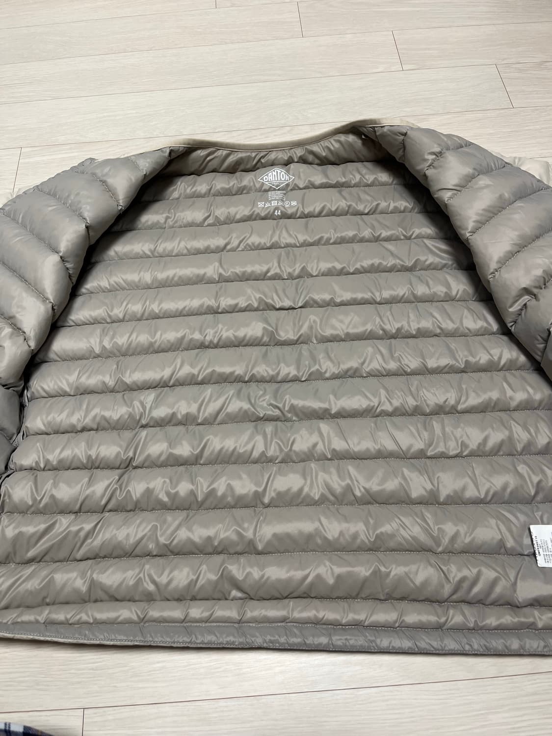 단톤 경량 패딩 구스 다운 베이지 44 상품이미지3