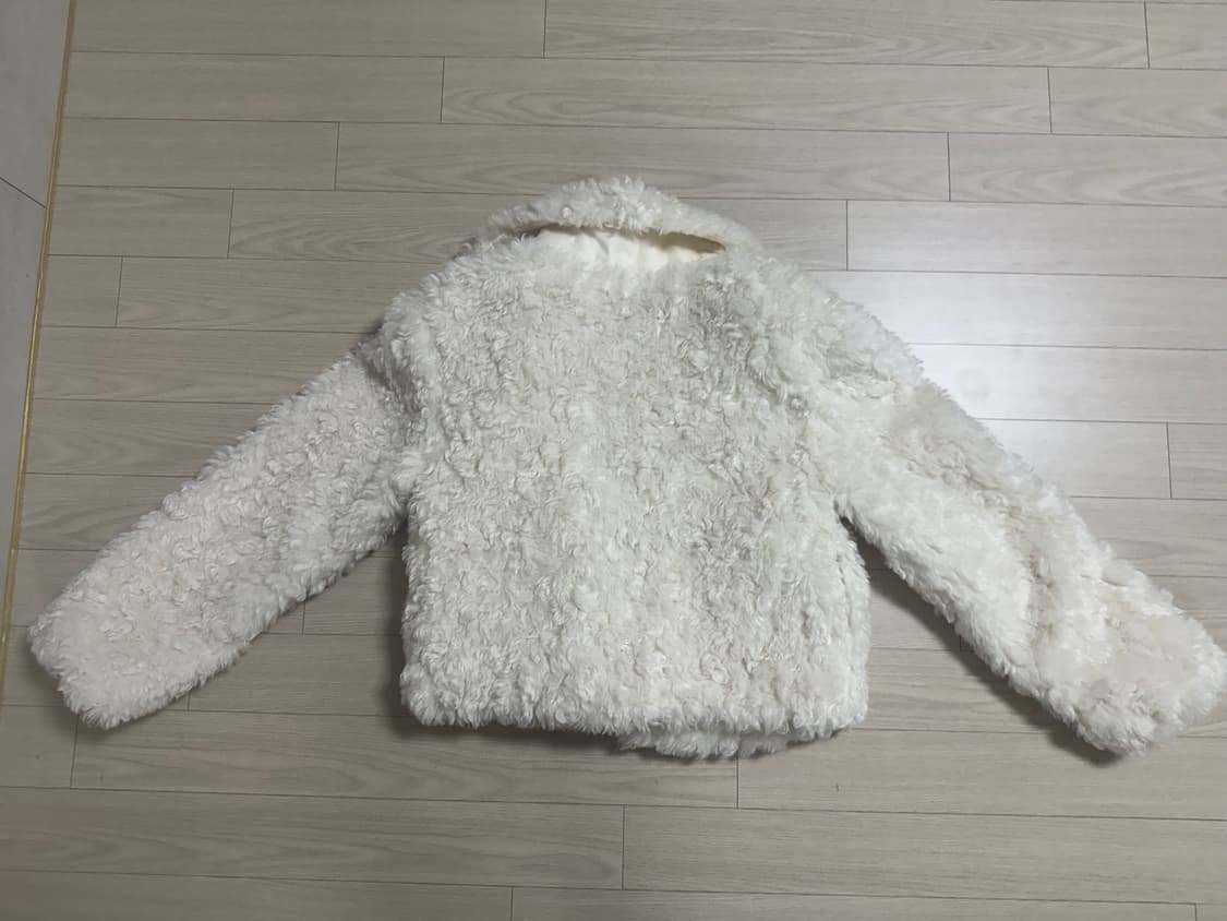 320쇼룸 > Fake Fur Toggle Butto 상품이미지2