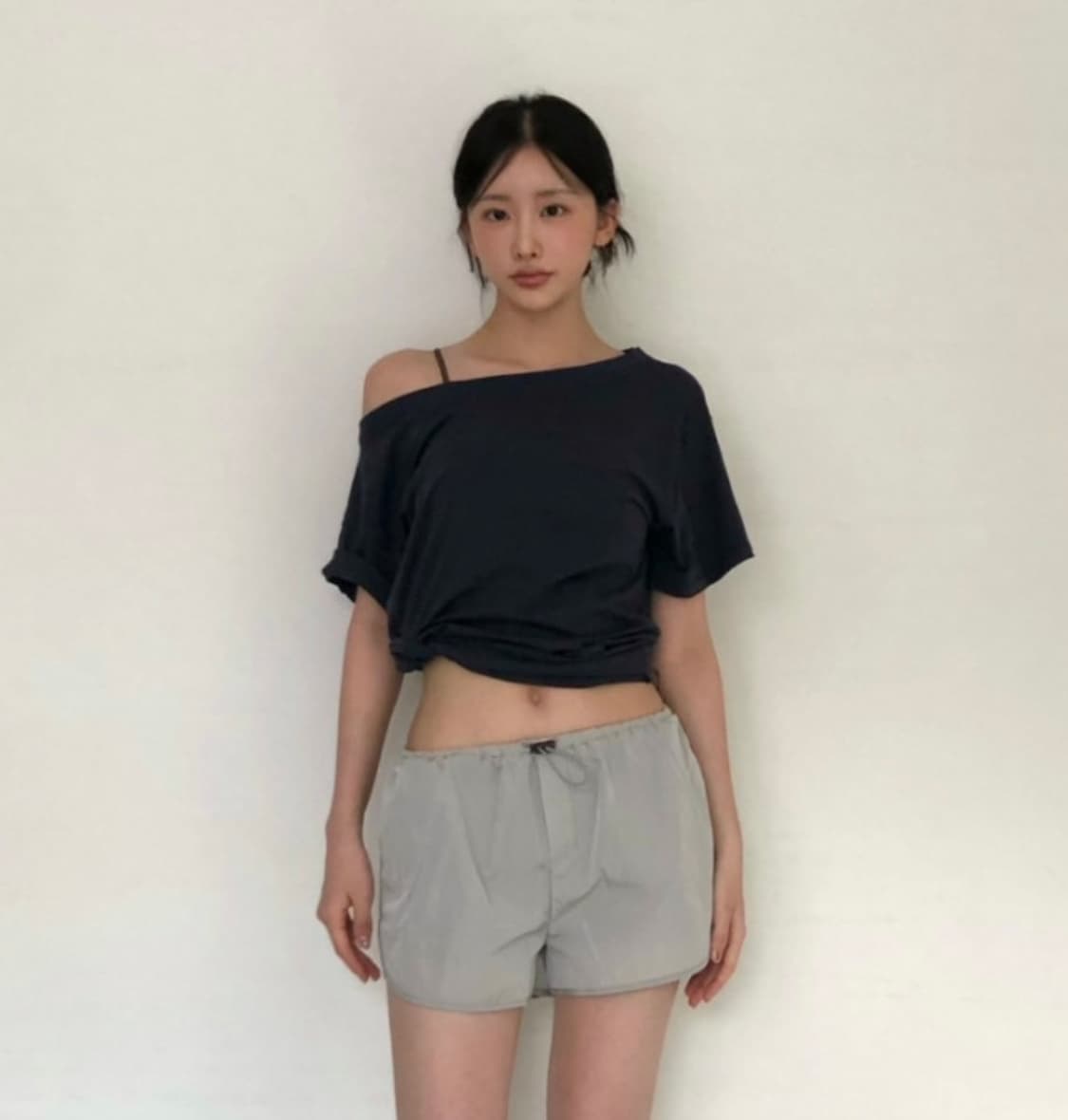 yue 비치 오프숄더 반팔티 네이비 상품이미지1