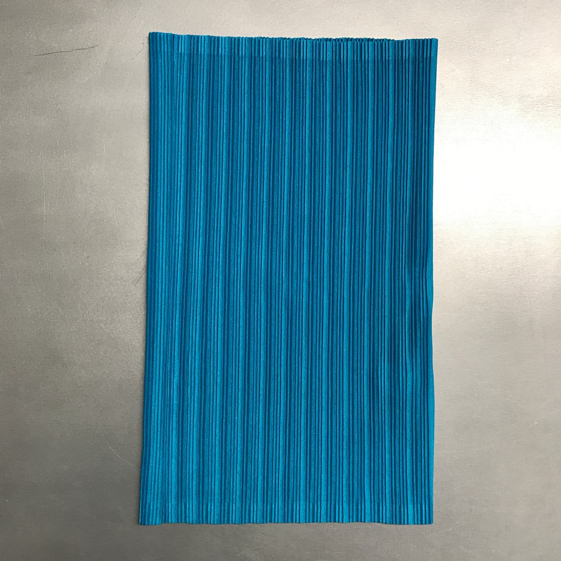 이세이 미야케 플리츠 플리즈 넥워머 코발트블루 상품이미지2