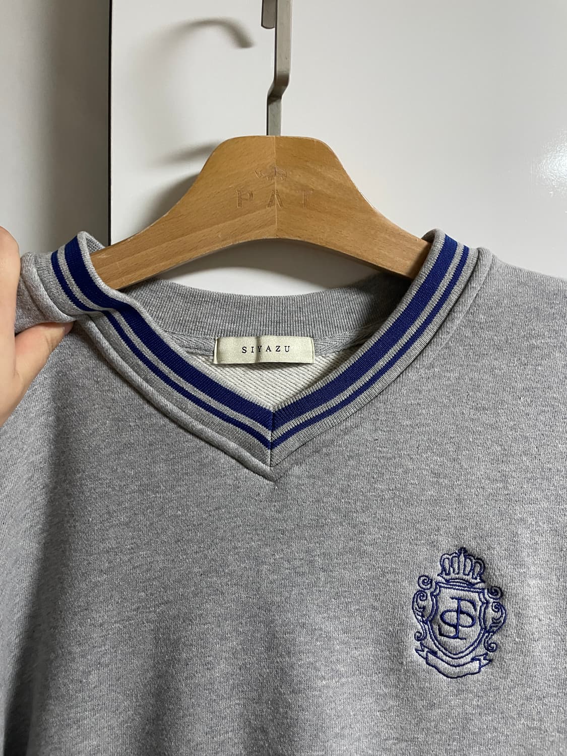 시야쥬 브이넥 맨투맨 상품이미지3