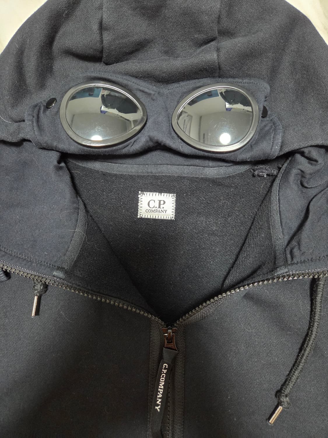 씨피컴퍼니 고글 후드 집업 상품이미지3