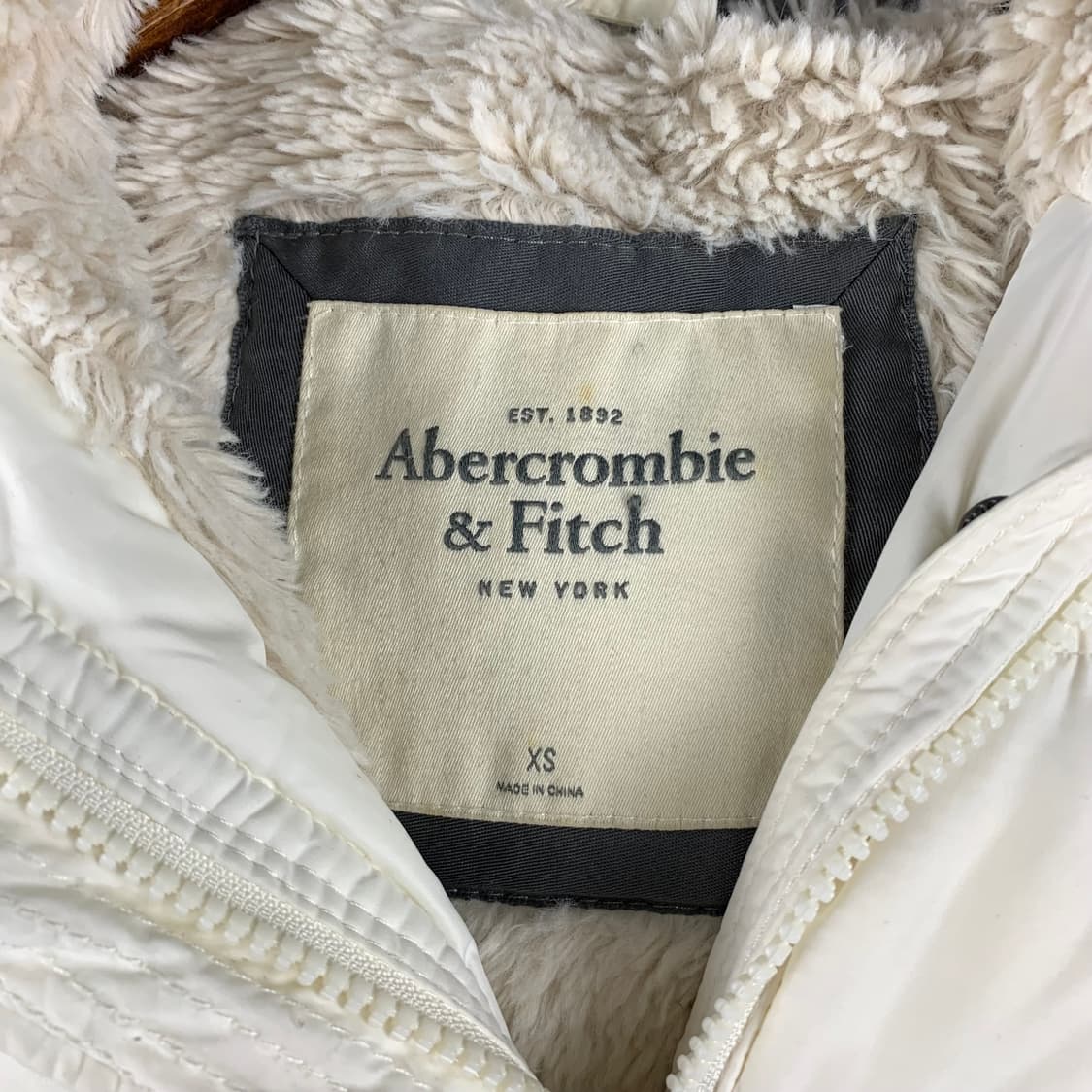 아베크롬비 울프죠 아이보리 패딩 상품이미지8