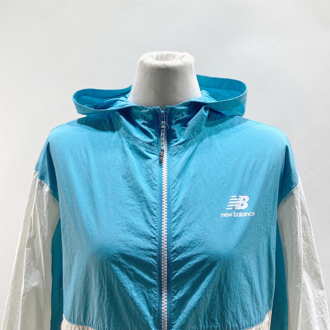 뉴발란스 키즈 후드바람막이자켓 150 상품이미지2