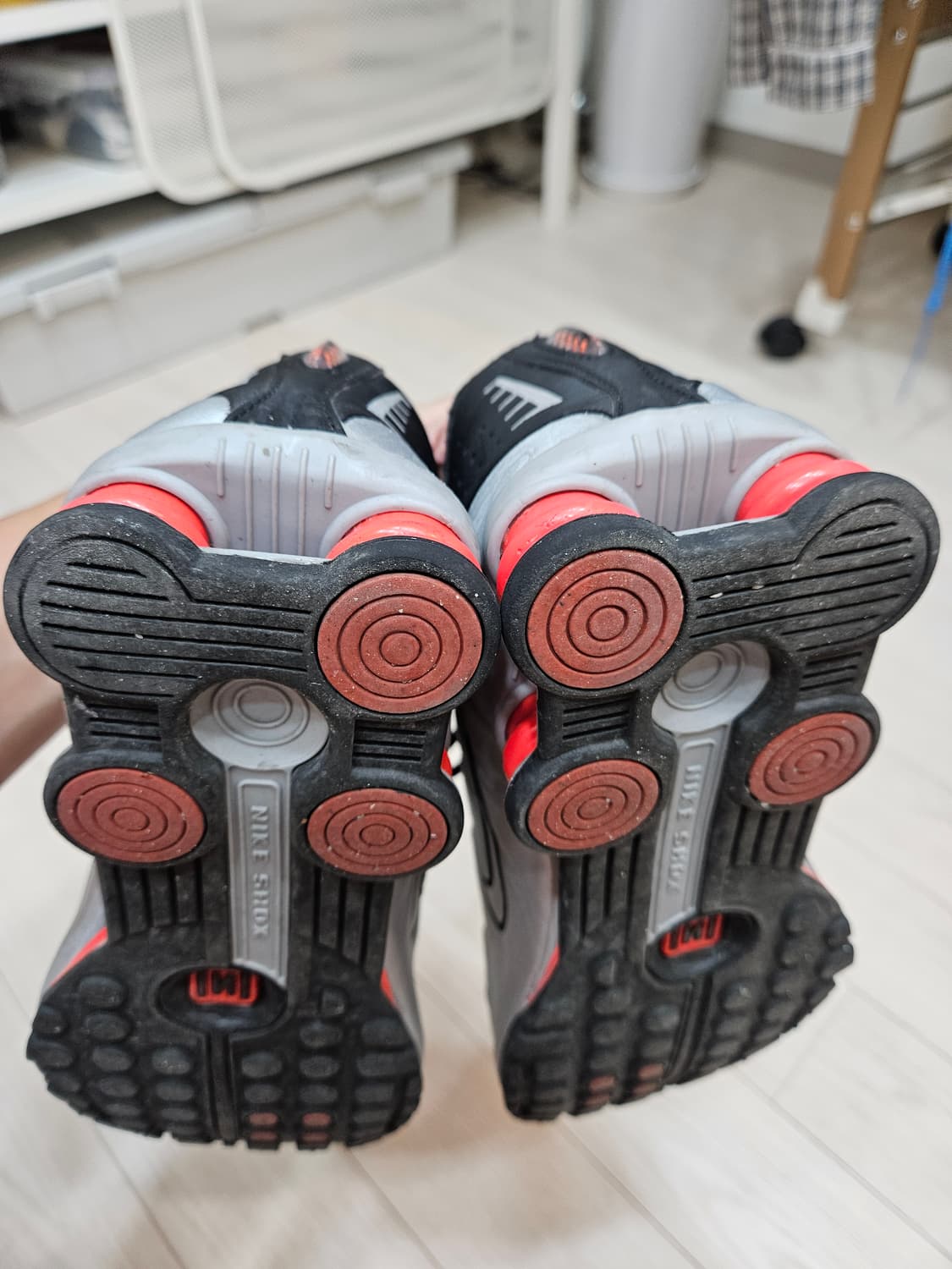 나이키 샥스r4 검빨 280 상품이미지3