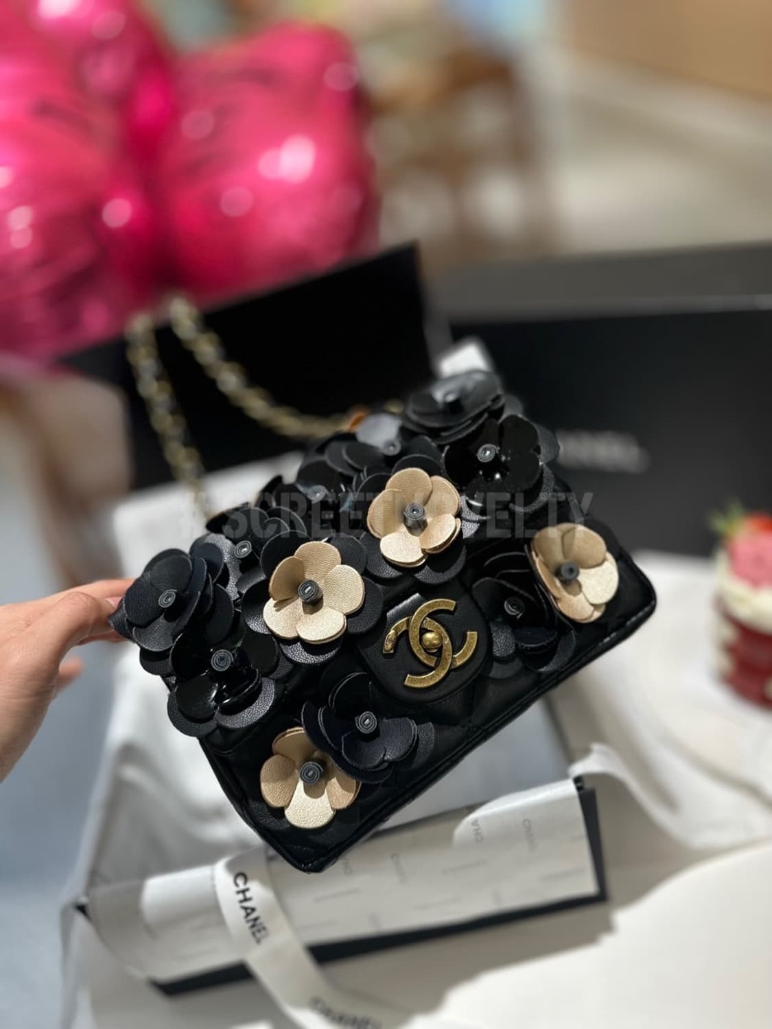 샤넬 메탈 까멜리아 클래식 숄더백 크로스백 상품이미지4