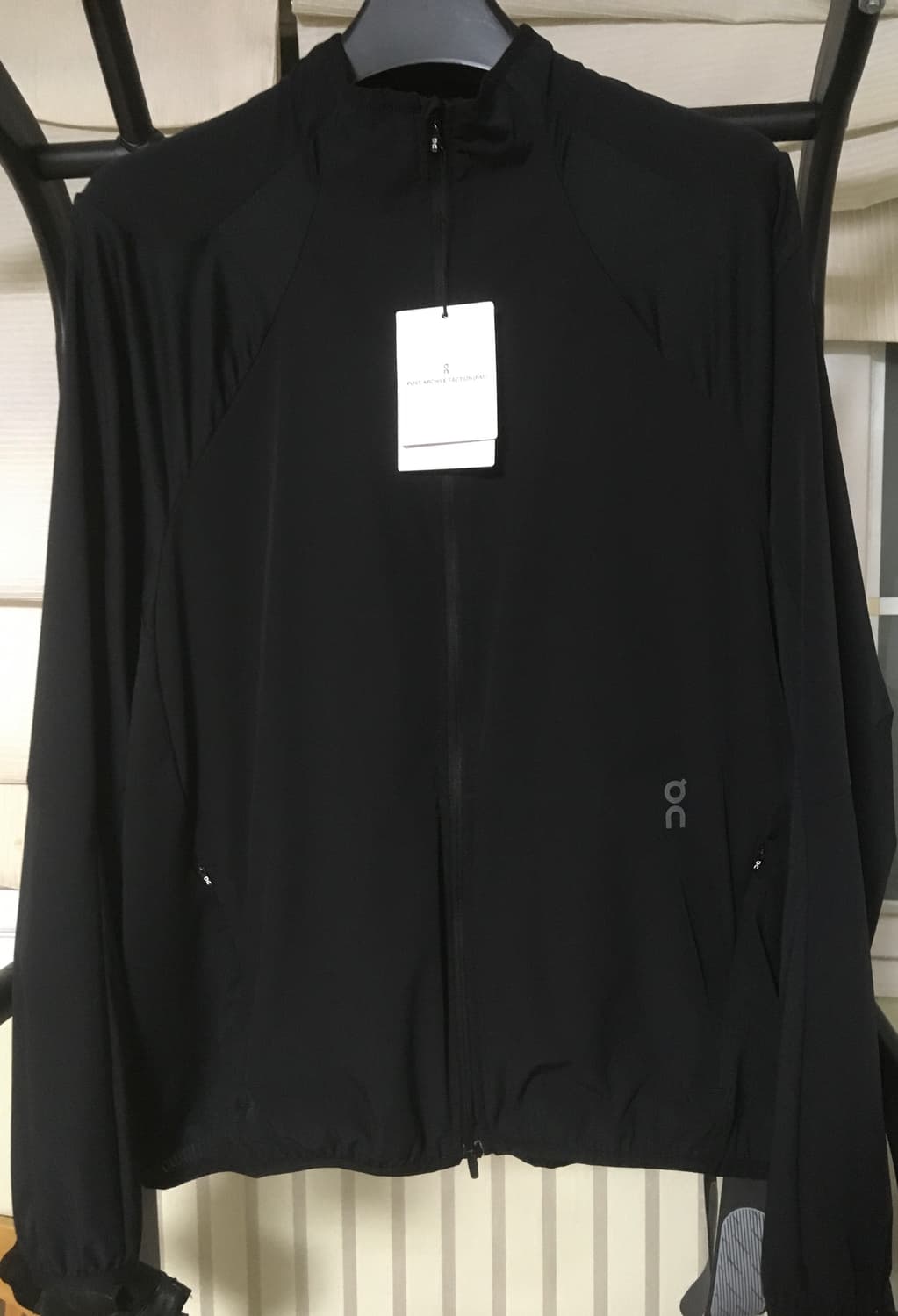 온러닝 파프 바람막이 블랙 판매합니다 상품이미지3