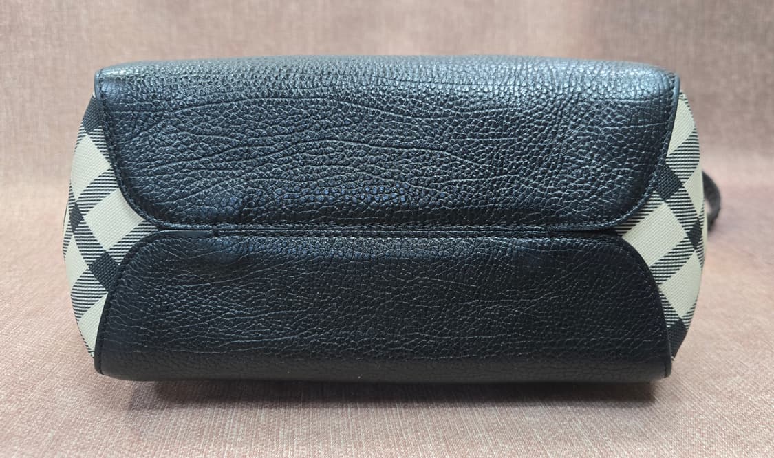 닥스 블랙 체크배색 가죽 숄더백상태상급 상품이미지5