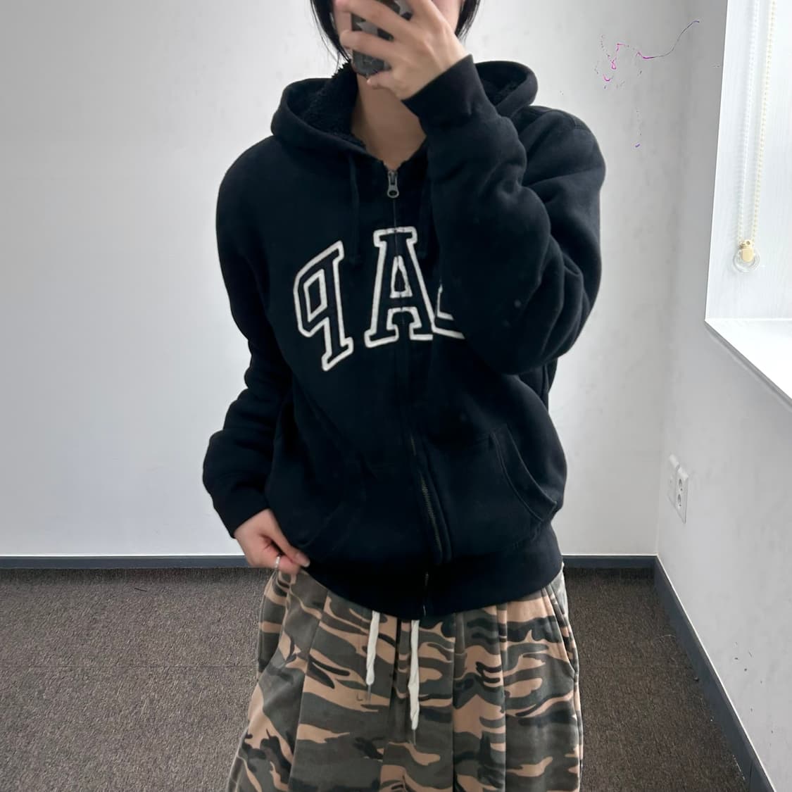 Gap 갭 블랙 로고 퍼 안감 후드집업 상품이미지1