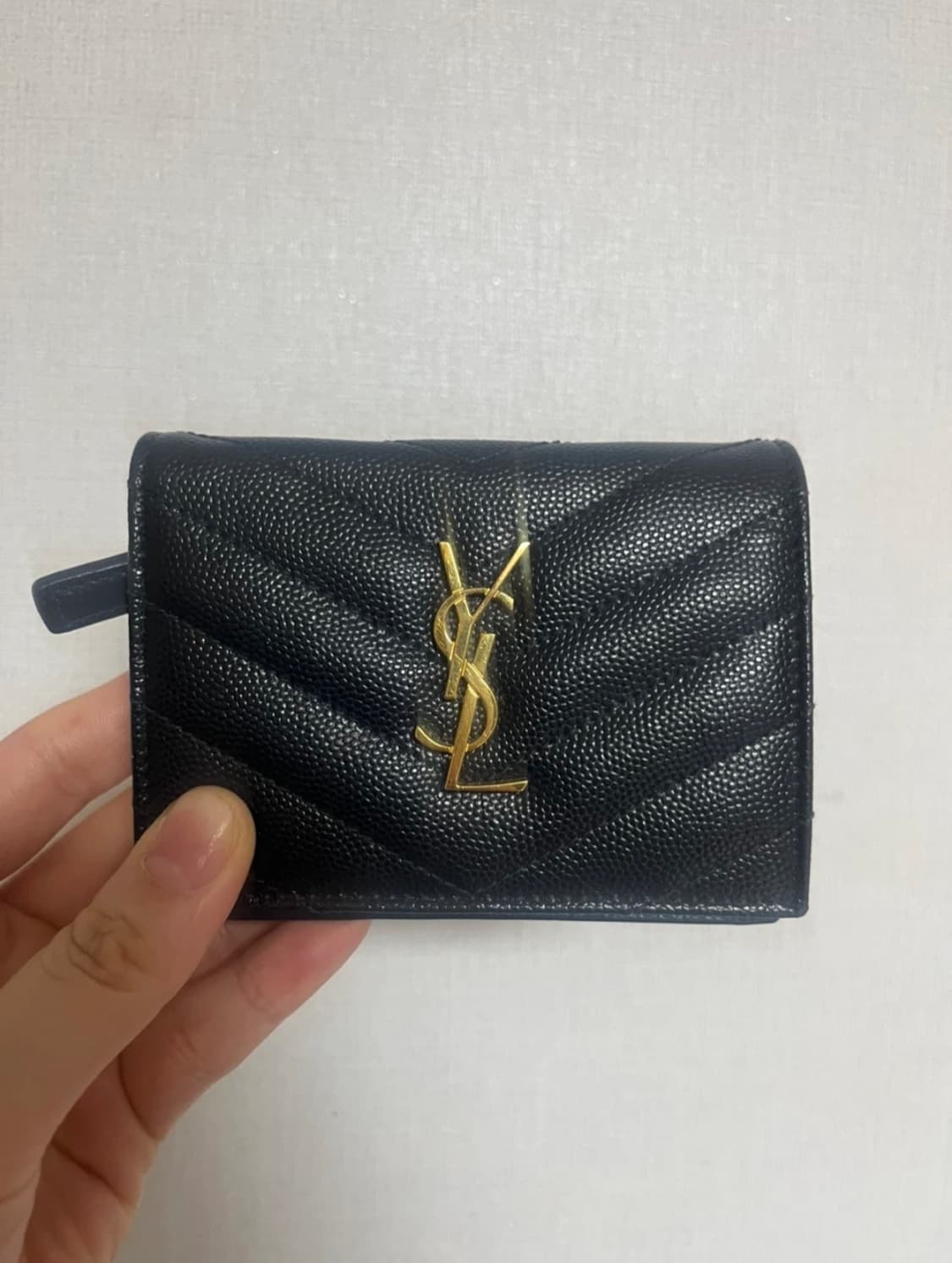 생로랑 마틀라세 반지갑 블랙 금장(풀박스)(거의 새상품)(정품) 상품이미지1