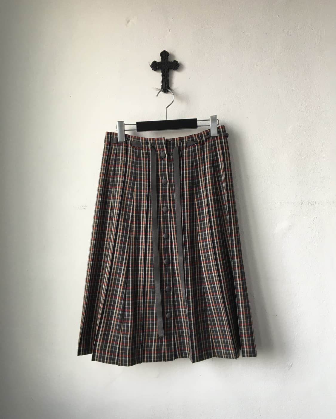 Tied button point check pattern skirt 상품이미지1
