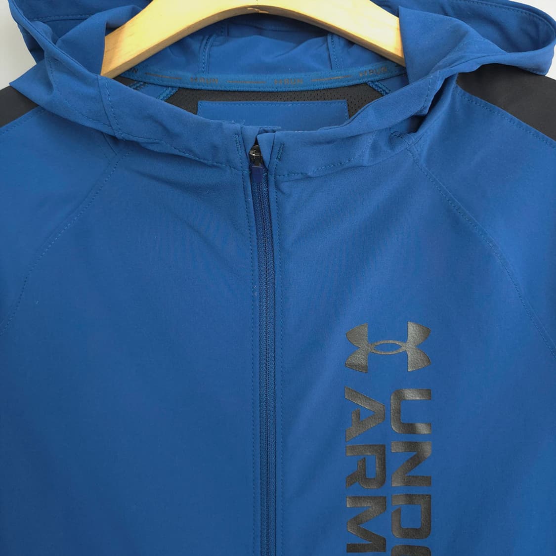 언더아머 UNDER ARMOUR로고 배색 후드 바람막이 XL 상품이미지2