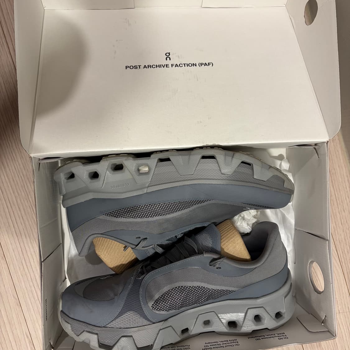 온러닝x파프 클라우드몬스터 그레이 285  상품이미지7