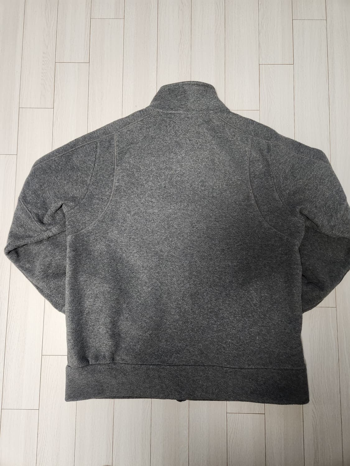 아디다스 기모 풀집업 그레이 115

사용감 외에 오염없이 깨끗해요^^
 상품이미지7