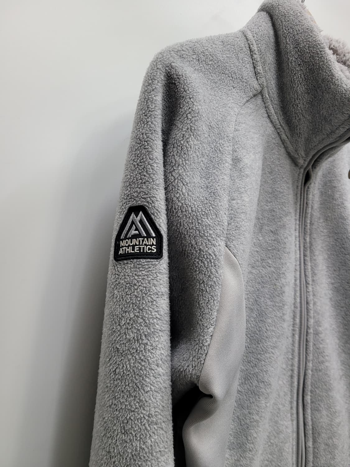 노스페이스 마운틴 애슬레틱 모크넥 기모 플리스 자켓 / 여 90 그레이
 상품이미지6