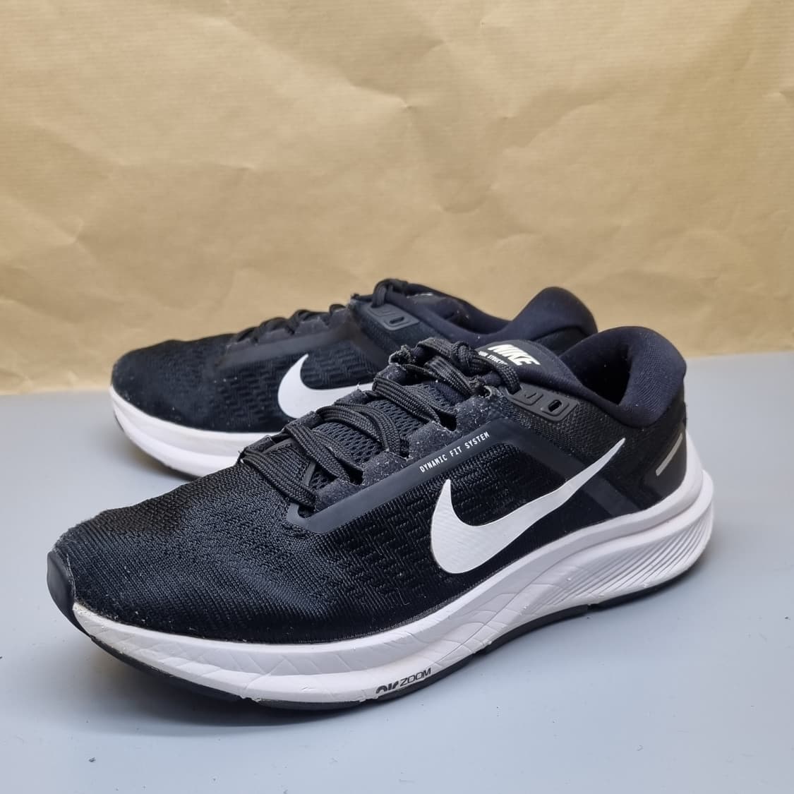 나이키  에어줌 스트럭쳐24 운동화235 상품이미지1