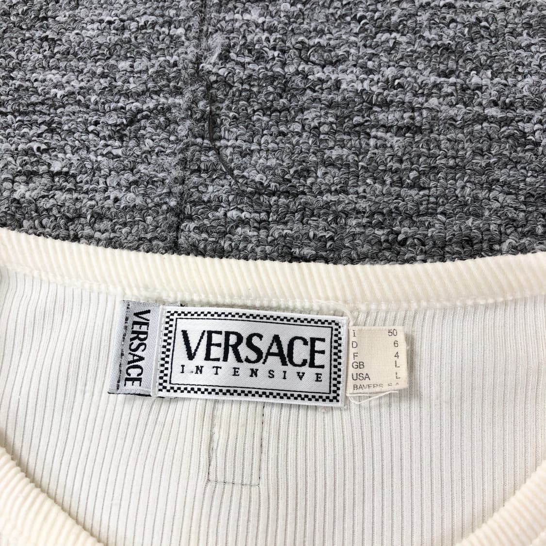 베르사체 정품 머슬핏 플리츠 반팔 화이트 상품이미지4