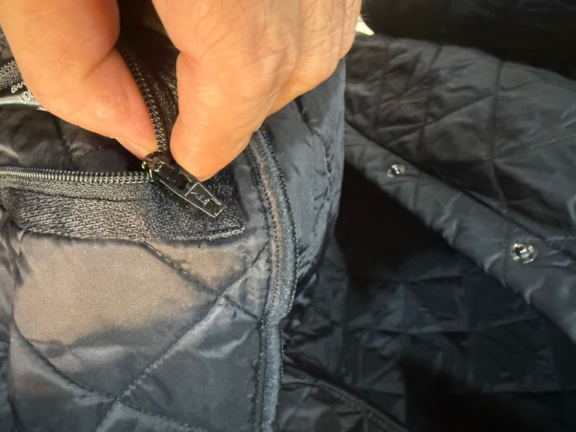 100 정품 바버 누빔자켓 팝니다 상품이미지4