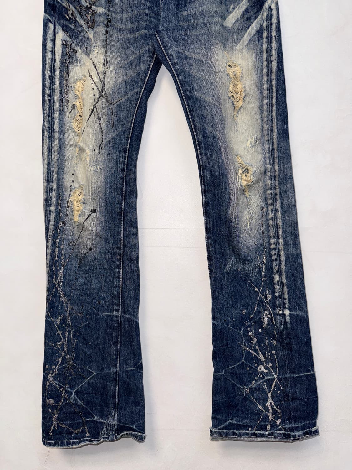 Washing denim destroyed painted 세미 부트컷팬츠 상품이미지3