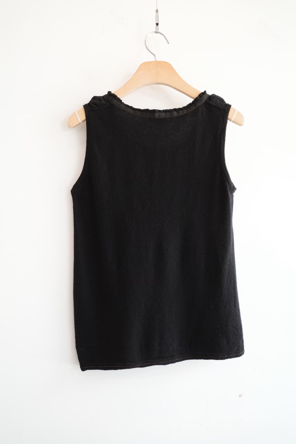 K.T 슬리브리스 니트 탑  상품이미지6