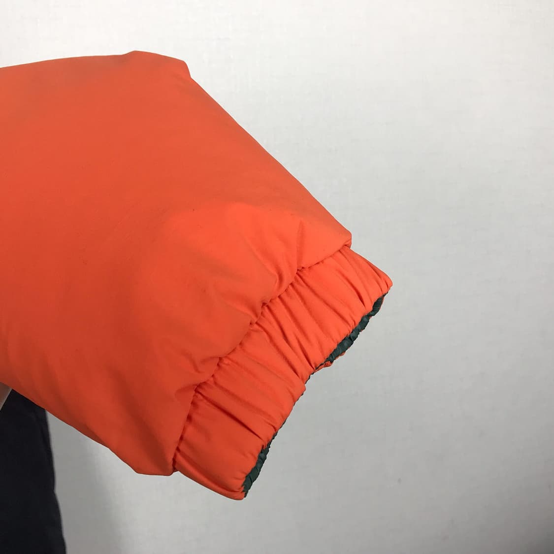 질스튜어트스포츠 라인배색 양면 덕다운 패딩 점퍼 남성100 상품이미지4