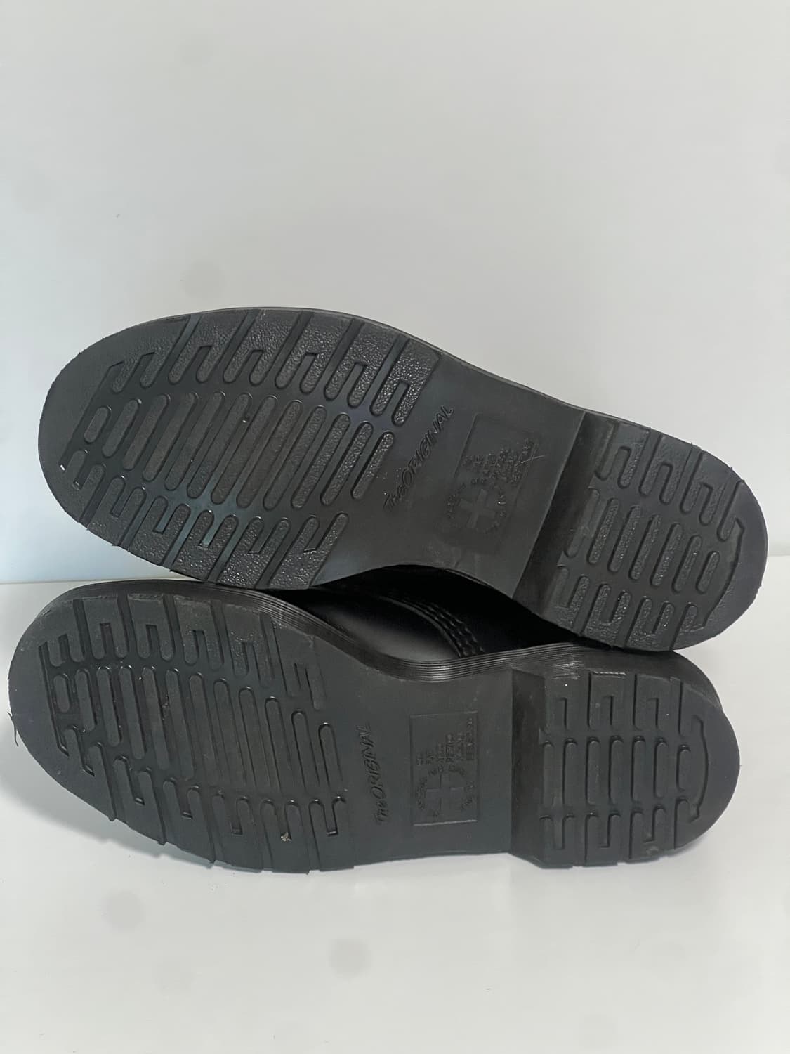 닥터마틴 1460 모노 블랙 8홀 워커 UK4 상품이미지2