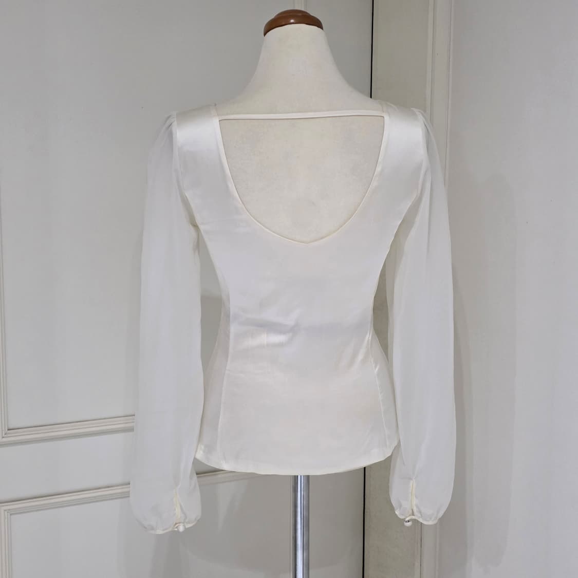 유럽빈티지)공겜여주st 새틴쉬폰 블랙브로치 로맨틱 고딕로리타 블라우스 상품이미지2