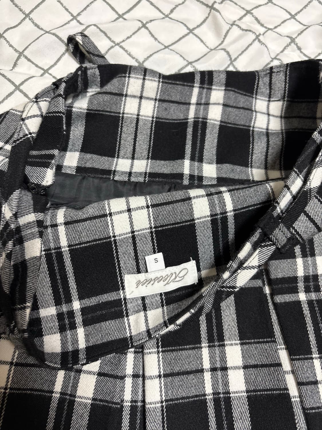 클리시어 허깅 리본 플리츠 체크 스커트 S 더티스 쓰리타임즈 상품이미지8