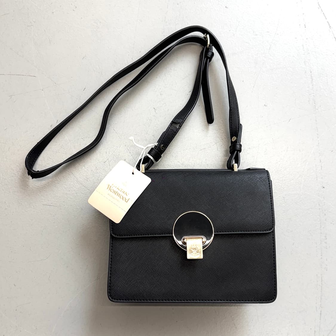*새상품* 비비안웨스트우드 사피아노 레더 크로스백 상품이미지2