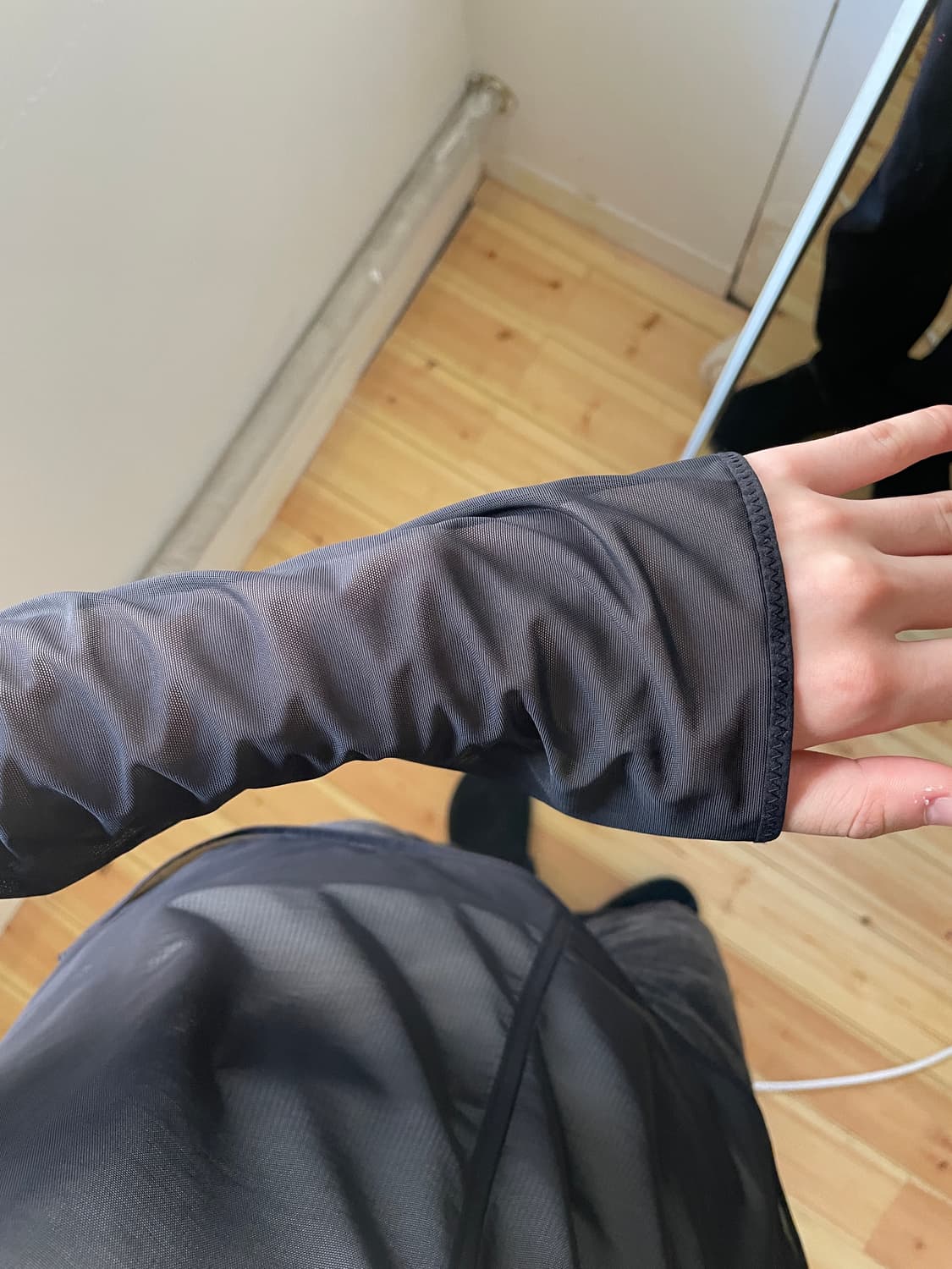 Uniqlo x Mame kuroguchi 메쉬 티셔츠 상품이미지2