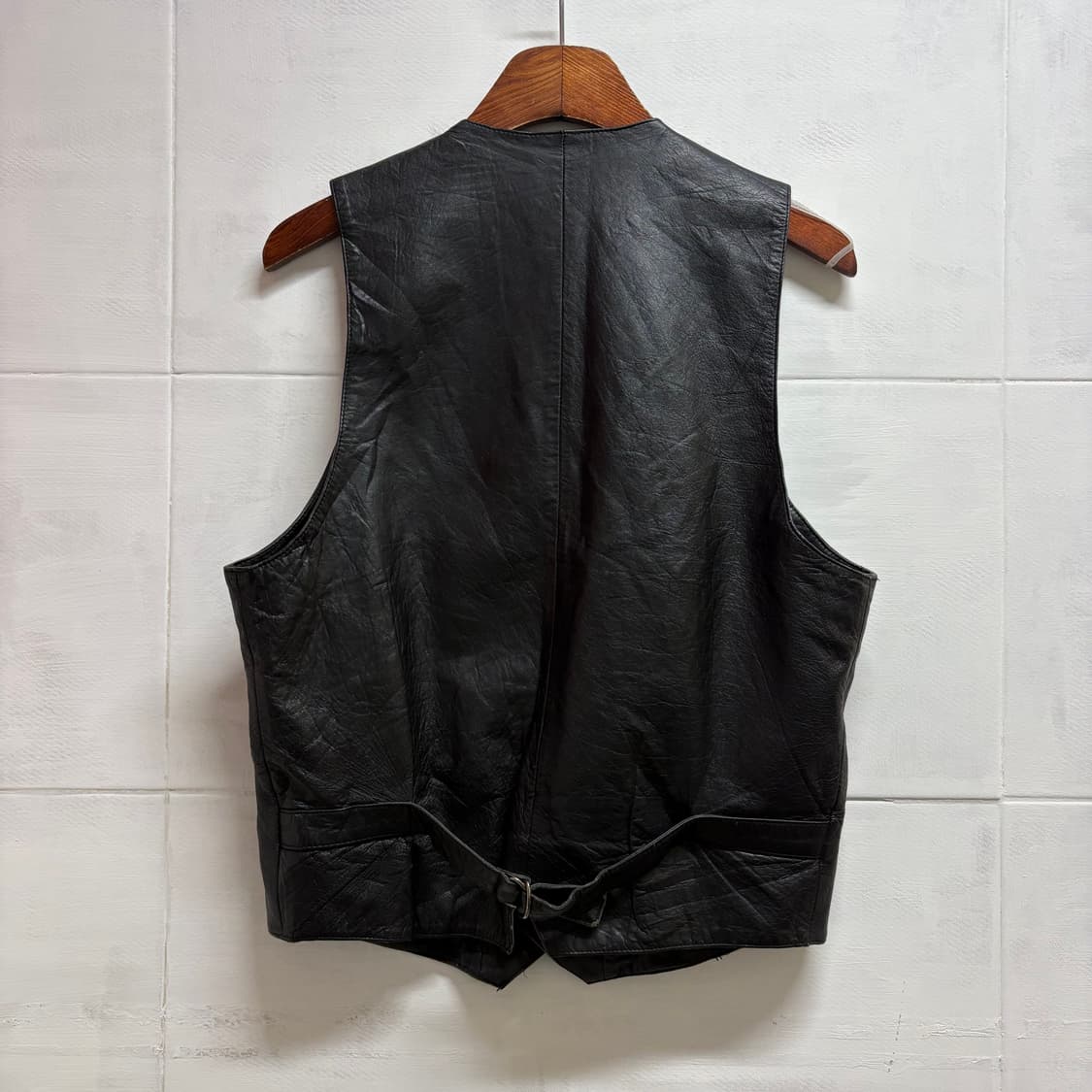 블랙 양가죽 레더 버클 베스트 조끼 상품이미지4
