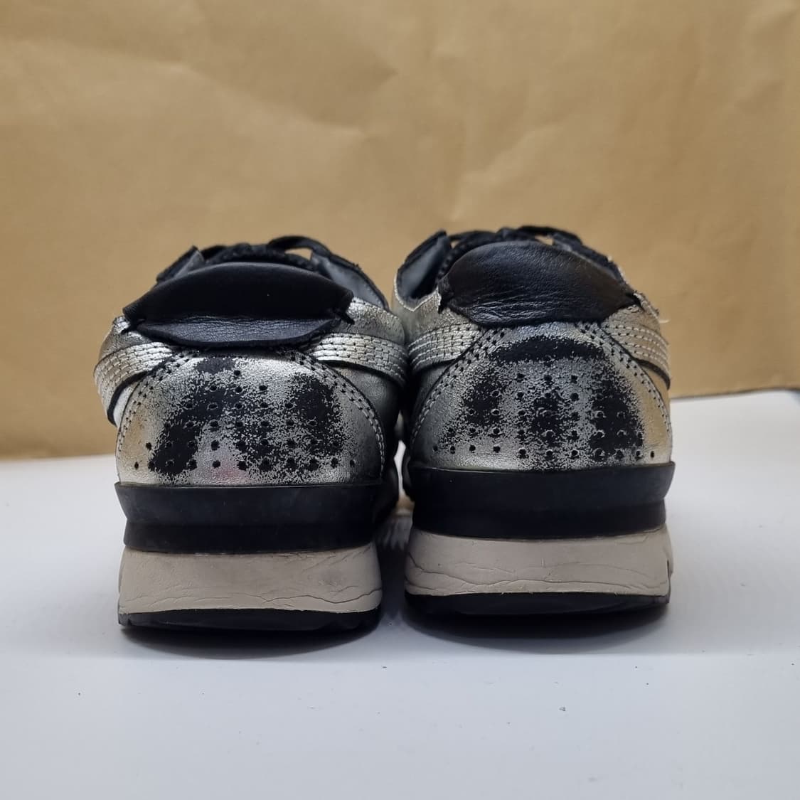 오니츠카타이거 실버 스니커즈 255. 상품이미지4