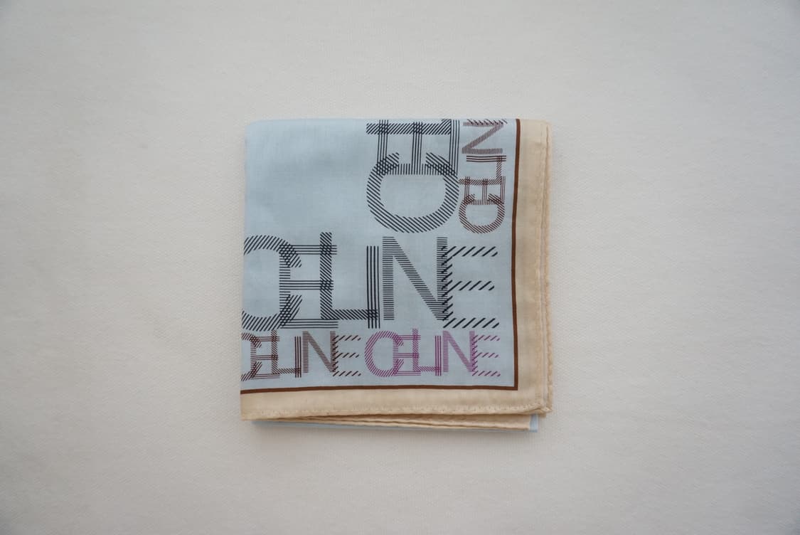 셀린느 CELINE 타이포 손수건 상품이미지1
