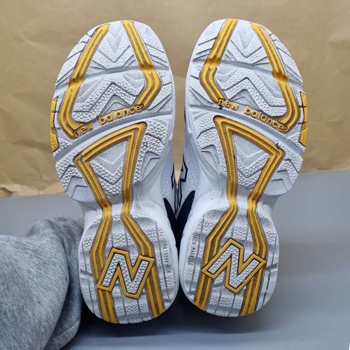 뉴발란스 708 운동화250  상품이미지3