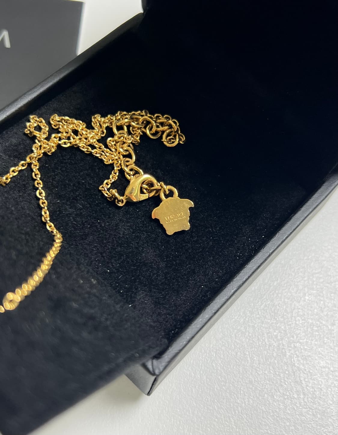 [정품] 베르사체 메두사 목걸이 화이트 상품이미지6