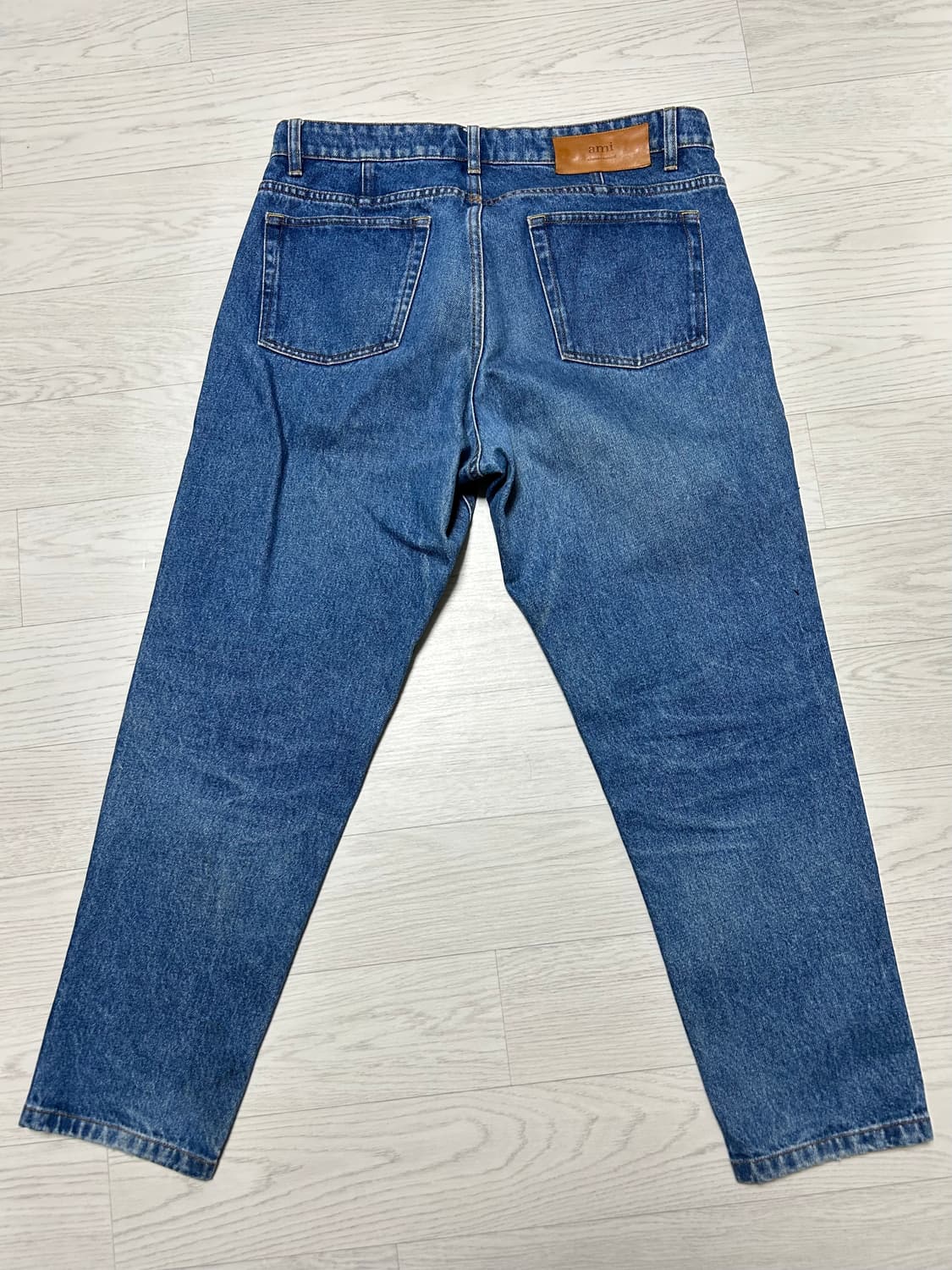 아미(Ami) 테이퍼드핏 데님 팬츠 48사이즈 (국내 32 추천) 상품이미지2