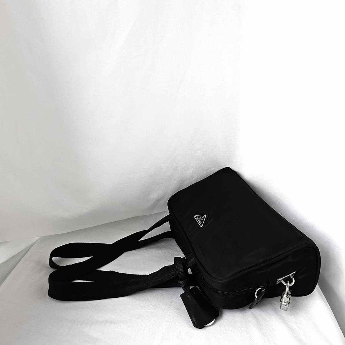 [정품 PRADA] 프라다 나일론 바게트 호보백 숄더백 상품이미지2