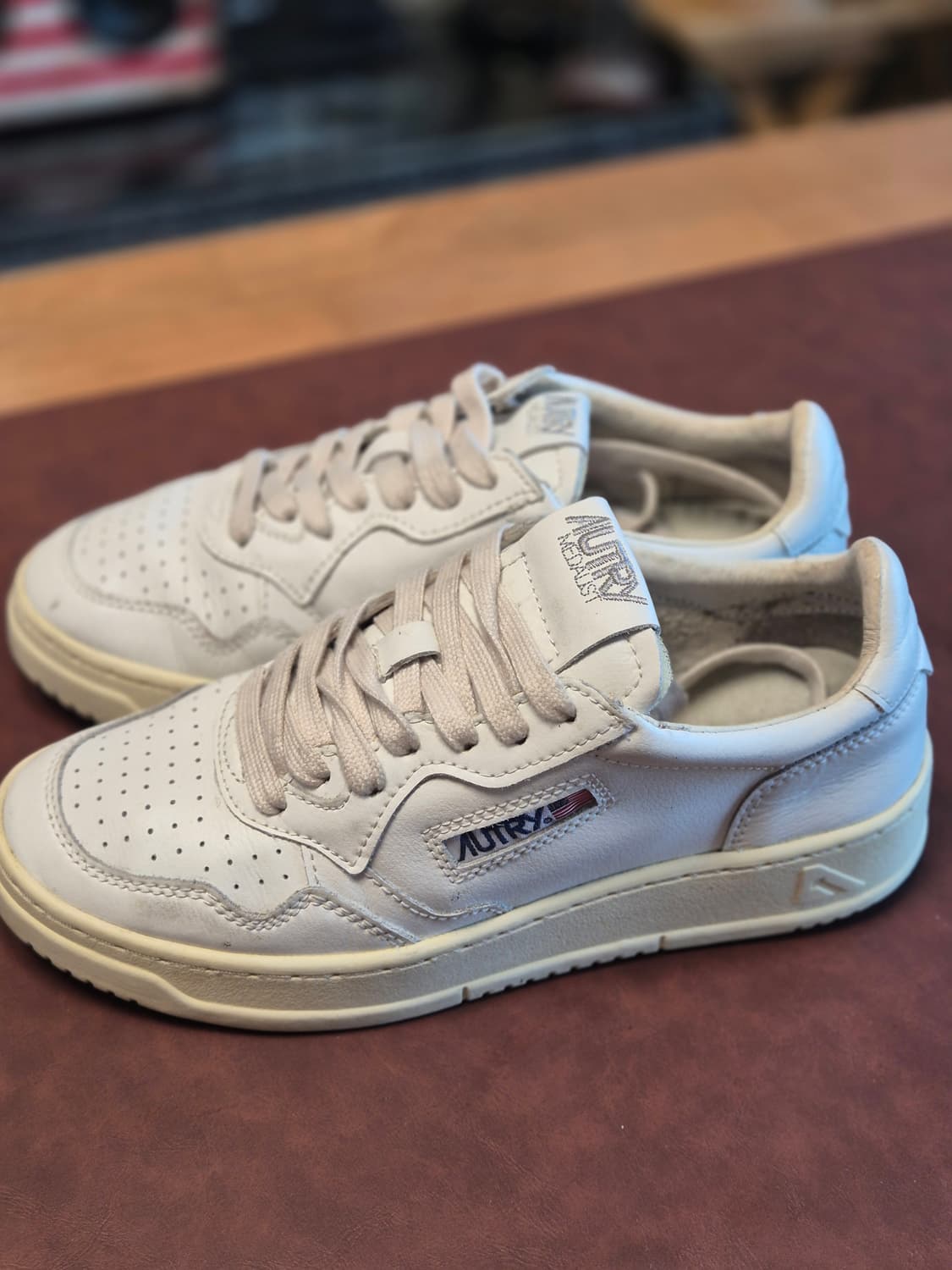 240-245(38) 오트리 메달리스트  상품이미지3