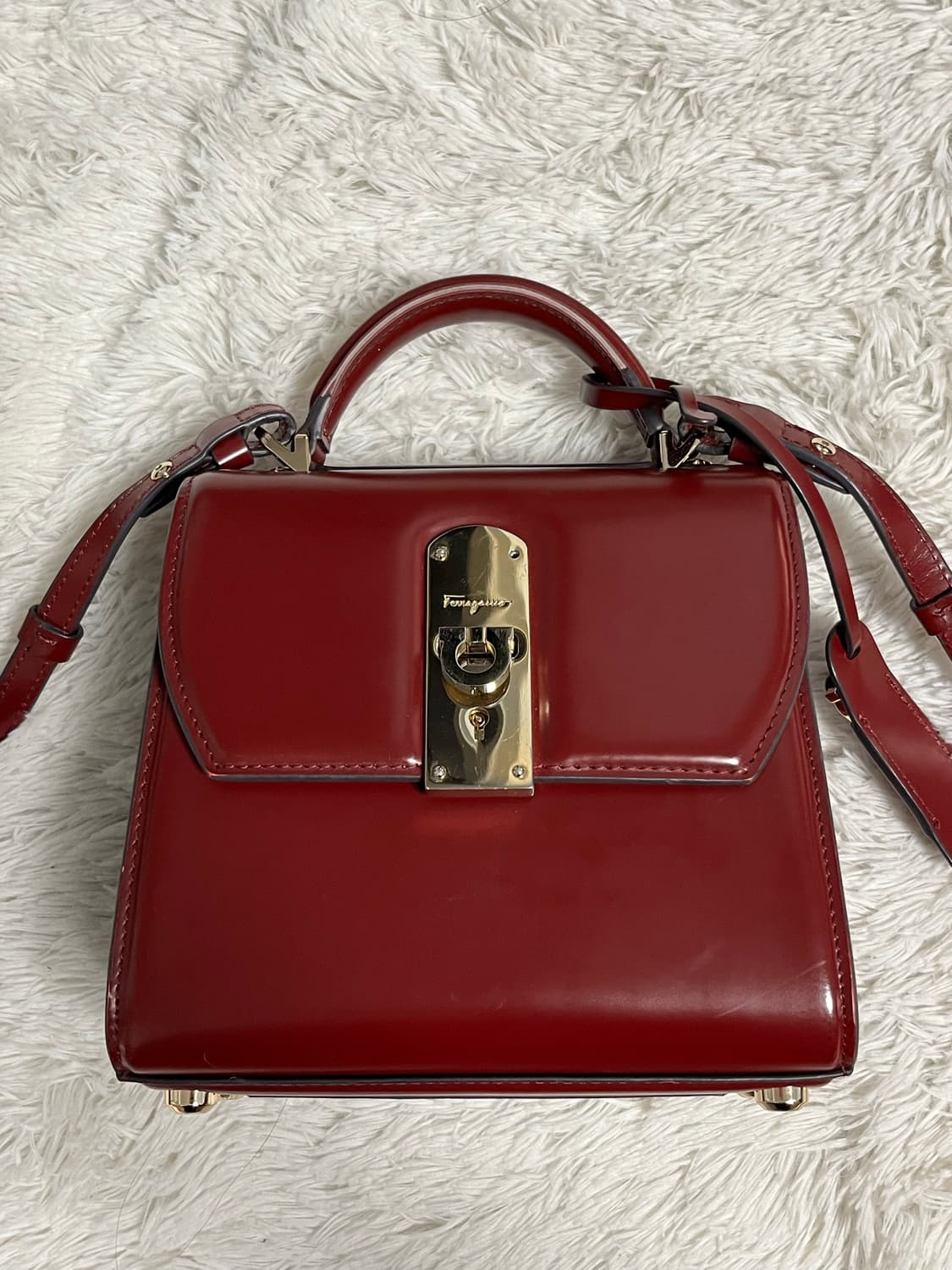 Ferragamo 페라가모 박시즈 스몰백 버건디 상품이미지1