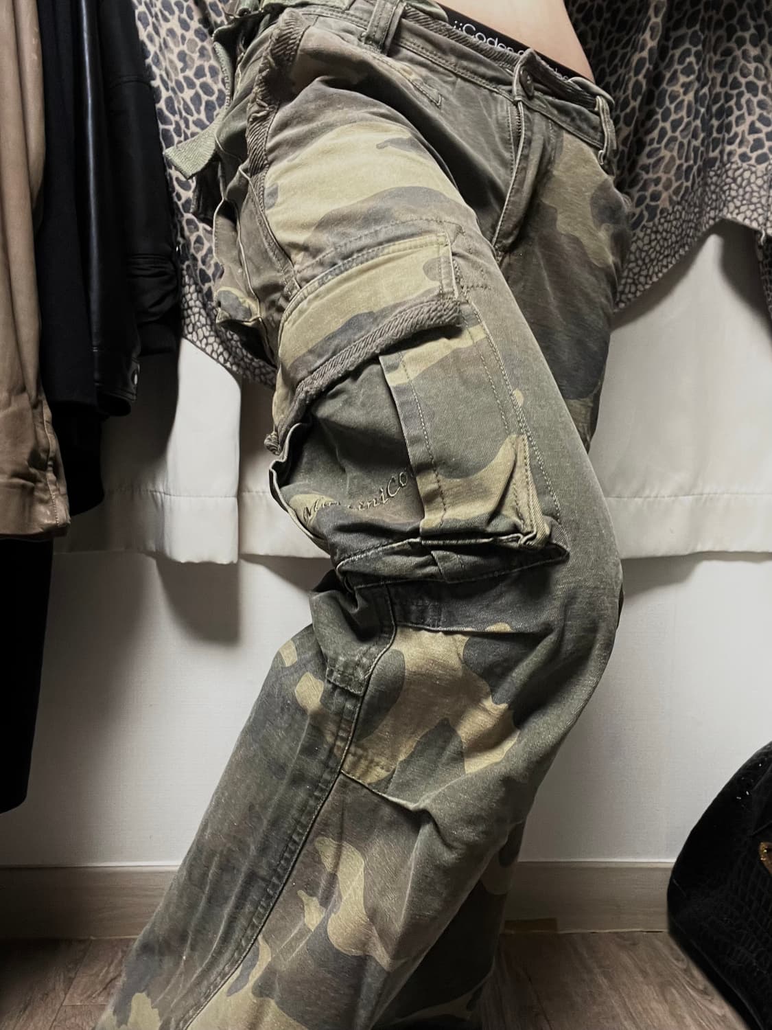 빅포켓 디테일 카모 카고팬츠 상품이미지4