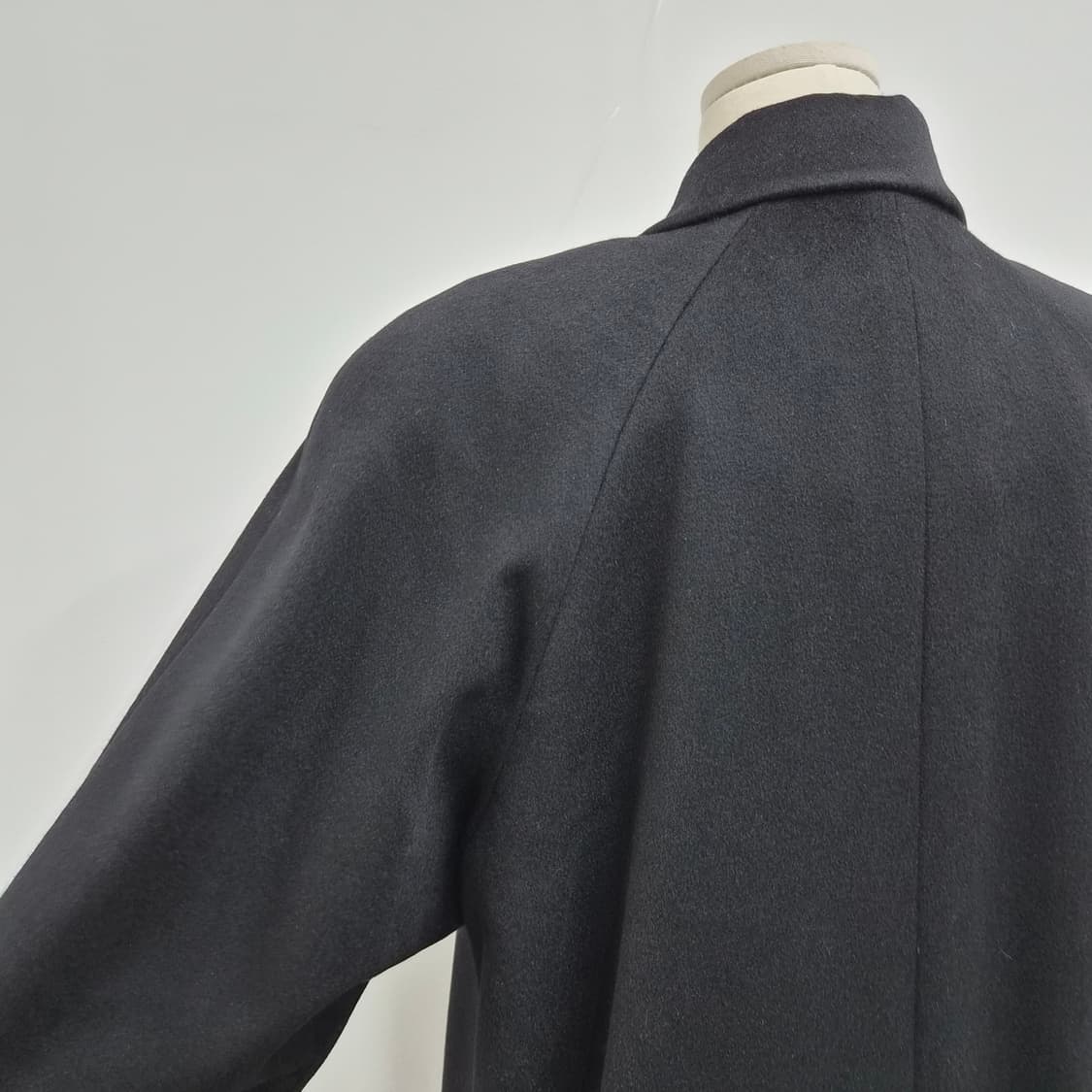 Belta Buono 캐시미어100 블랙 클래식 롱코트 상품이미지7