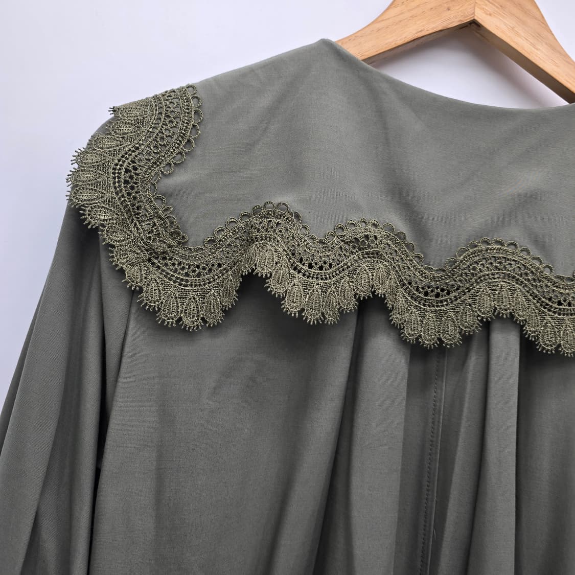 The AtG 레이스 칼라 레이온 혼합 블라우스 [B20545] 상품이미지7