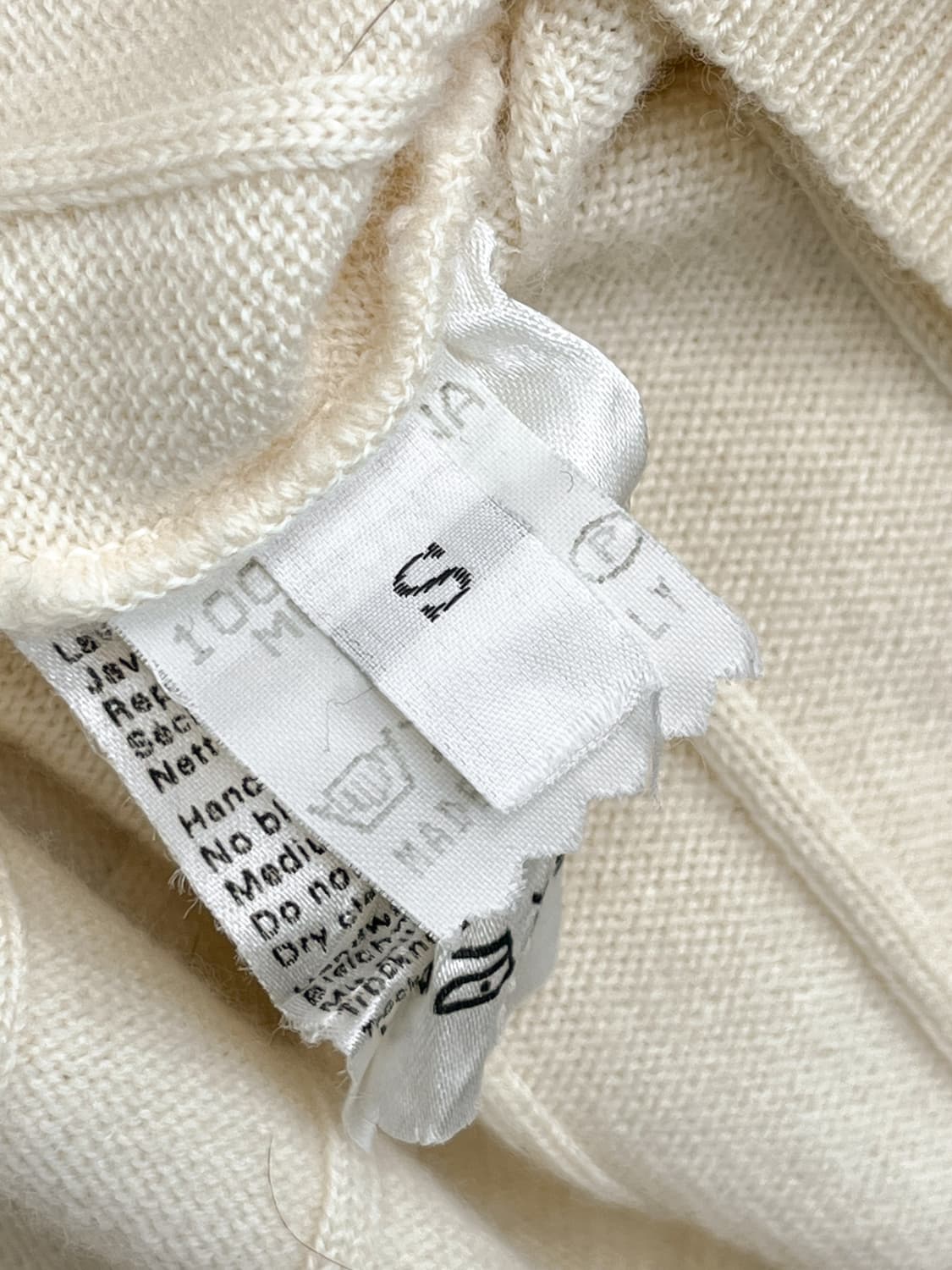 입생로랑 골드 플레이트 버튼 가디건 상품이미지6