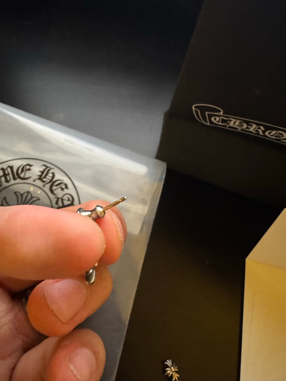 크롬하츠 타이니 훅 이어링 한쌍 (2개) 상품이미지5