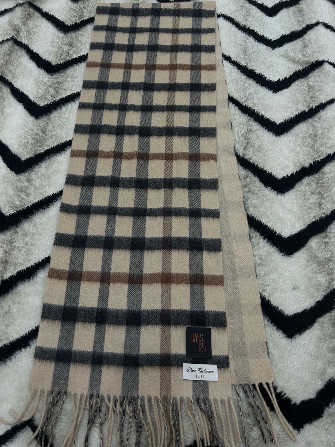 닥스 125주년 캐시미어 체크 머플러 상품이미지2