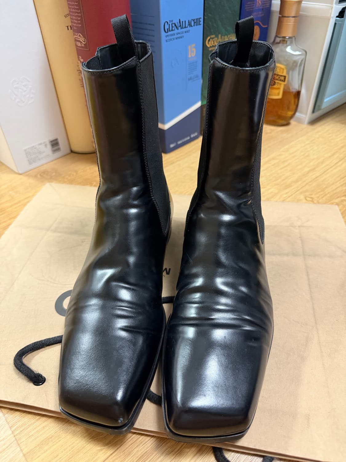 프라다 브러쉬드 부츠 판매합니다. 상품이미지2