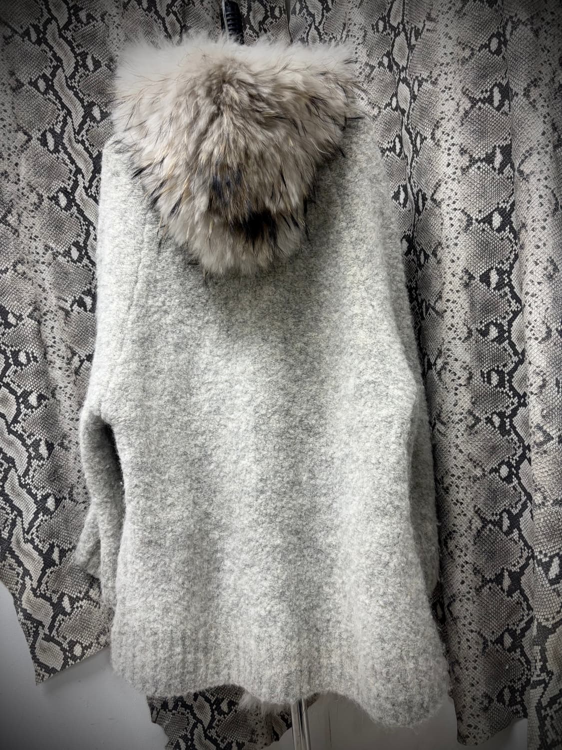 [V-Kei] Raccoon Fur White Wool Hoodie Ja 상품이미지9